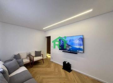 Sala · Apartamento com 2 quartos (1 suíte), 1 vaga à venda em Jardim Astúrias, Guarujá