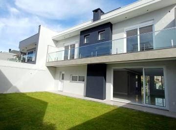 Casa · 240m² · 4 Quartos · 4 Vagas · 
                                Casa sofisticada com 4 suítes, integração total e amplo pátio inter