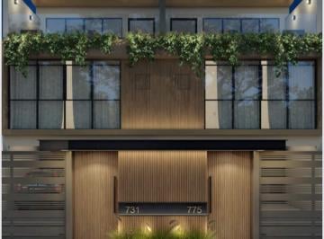 Casa · 247m² · 3 Quartos · 2 Vagas · Casa triplex à venda no centro de Balneário Camboriú