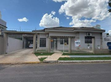 Casa · 205m² · 3 Quartos · 5 Vagas · Casa à venda no Village, Sorriso (MT) - 205 m², 3 quartos, 1 suíte, 5 vagas