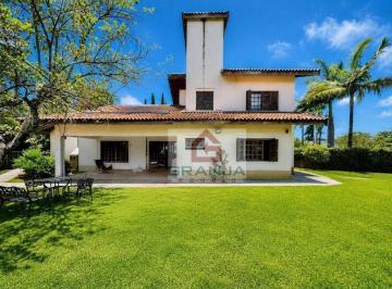 353e76687018b8c2a095b3b8ab57510d5a66435f · Uma casa pensada para quem valoriza espaço, privacidade e uma vista espetacular!