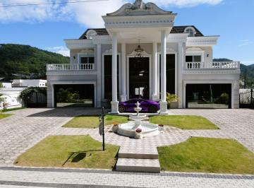 Casa · 700m² · 3 Quartos · 3 Vagas · Residência de alto padrão, luxuosa e exclusiva, feita para surpreender no Casa Branca - Itapema - SC