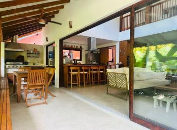 img0 · Linda casa a venda com 5 quartos em Camburizinho!!