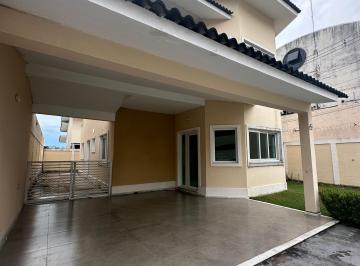 Fachada · Casa dúplex em condomínio fechado 4 suítes. Manaus- Am
