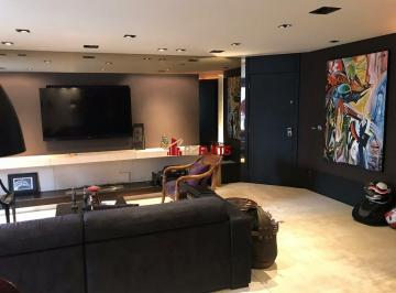 Apartamento · 130m² · 2 Quartos · 2 Vagas · Flat com ótimo preço no bairro Moema. Confira!