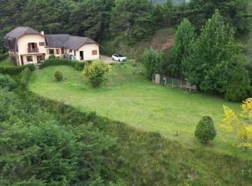 Casa · 300m² · 4 Quartos · 3 Vagas · Casa em Campos do Jordão