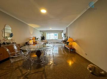 Apartamento · 208m² · 3 Quartos · 2 Vagas · Vendo amplo Apartamento reformado de 3 dormitórios com suites no Gonzaga em Sant