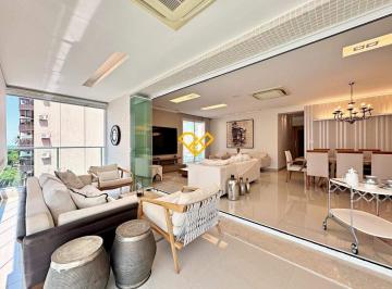 Varanda e sala · Apartamento 4 Quartos a Venda em Santos - SP