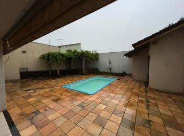 Casa · 224m² · 3 Quartos · 3 Vagas · Casa com 3 quartos à venda, bairro Cidade Jardim - Uberlândia/MG