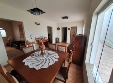 Casa · 184m² · 3 Quartos · 2 Vagas · Casa com 3 quartos à venda no Bairro Rezende - Uberlândia/MG