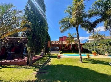 d24d4cd19cd912a4c3b65f2af6e989b8466a9bc0 · Casa no Condomínio Village Ipanema - Térrea com piscina.