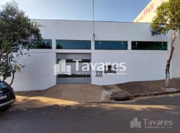 Comercial · 545m² · Salão comercial para alugar no bairro Zona III - Umuarama/PR