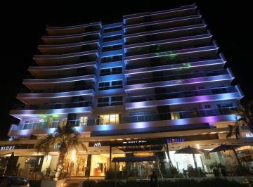 Apartamento · 290m² · 3 Quartos · 4 Vagas · Solares da Brava