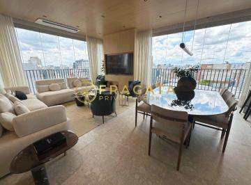 Apartamento · 195m² · 3 Quartos · 2 Vagas · Praça Lindenberg Macurapé, Itaim, 3 suítes, 2 vagas