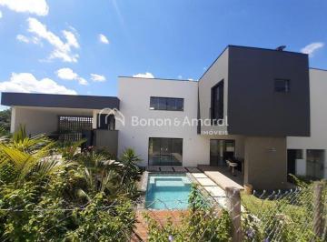 Casa · 216m² · 3 Quartos · 4 Vagas · Casa Moderna com 3 Suítes, Piscina Aquecida e Vista para Mata Nativa em Condomínio Fechado em Valinh