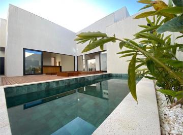 Área de Serviço · Casa dos Sonhos com 4 Suítes e Lazer Completo no Condomínio Belas Artes