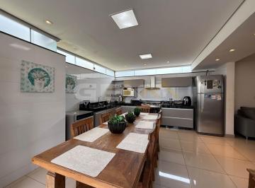 Apartamento · 93m² · 3 Quartos · 2 Vagas · Apartamento à venda no bairro Santo Antônio, 3 quartos sendo 1 suíte.