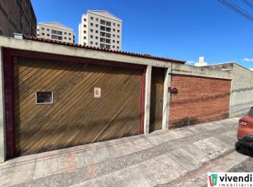 Casa · 253m² · 3 Quartos · 5 Vagas · CASA RESIDENCIAL OU COMERCIAL À VENDA COM 253M, NO BAIRRO VIANELO!