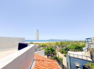Apartamento · 200m² · 3 Quartos · 3 Vagas · Cobertura em Braga  -  Cabo Frio