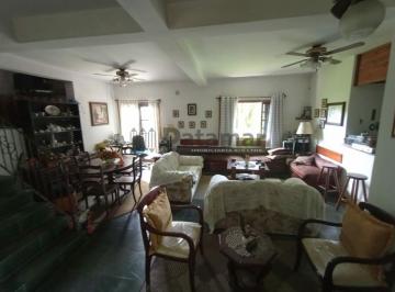 Casa · 276m² · 3 Quartos · 5 Vagas · Sobrado à Venda na Granja Clotilde