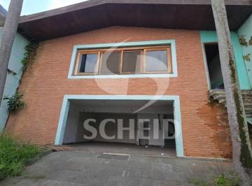 Casa · 188m² · 3 Quartos · 4 Vagas · Casa Térrea 10x46 com 3 quartos, 1 suite, salas, cozinha, 4 vagas subterrâneas e necessita reforma.