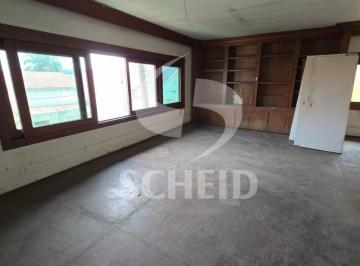 Casa · 188m² · 3 Quartos · 4 Vagas · Casa Térrea 10x46 com 3 quartos, 1 suite, salas, cozinha, 4 vagas subterrâneas e necessita reforma.