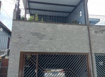 Casa · 240m² · 4 Quartos · 2 Vagas · Sobrado com 4 dormitórios sendo uma suite, duas vagas e 240m2 de area construída