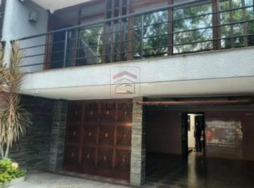 Casa · 250m² · 3 Quartos · 5 Vagas · Lind casa a venda ou para locação comercial na Vila Zelina, com 3 suítes, 5 vagas.