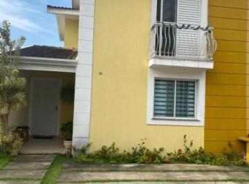 b195a0c0ba3d0299cb6d96d595abacce2f9725f0 · Se você busca um lar aconchegante em um condomínio com infraestrutura completa, esta casa é para voc
