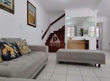 Casa · 239m² · 3 Quartos · 2 Vagas · Casa duplex no Anil, 03 quartos, sendo 01 suíte, com churrasqueira e piscina. 2 vagas na garagem