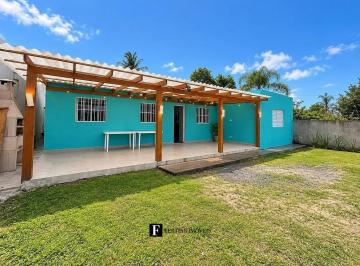 Casa · 70m² · 3 Quartos · 4 Vagas · Casa perto das Marinas em Pontal do Sul