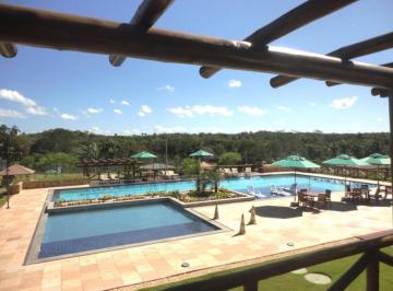 clube · CASAS EM CONDOMÍNIOS