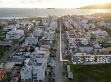 Apartamento de 2 quartos, Ingleses do Rio Vermelho · Apartamento 60m2 nos Ingleses
