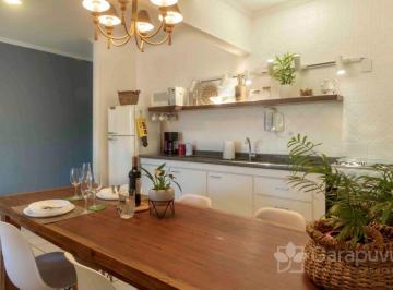 Apartamento · 76m² · 2 Quartos · 1 Vaga · Belo Apartamento Mobiliado, no Centro da Lagoa da Conceição
