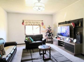 disponivel-reveillon-ampla-casa-com-3-dormitorios-suite-e-area-de-lazer-com-churrasqueira-junto-a-lagoa-do-violao11342910.jpeg · Ampla casa com 3 dormitórios com suíte junto a Lagoa do Violão.