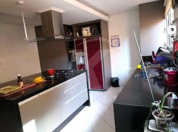 Casa · 241m² · 4 Quartos · 3 Vagas · Sobrado Jardim São Paulo 4 dormitórios sendo 4 suítes, 3 salas e 3 vagas.