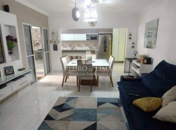 Casa · 210m² · 3 Quartos · 5 Vagas · Sobrado frontal com 3 dormitórios sendo 1 suite na Cidade Lider