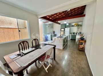 Casa · 144m² · 3 Quartos · 2 Vagas · Imóvel reformado com 03 dormitórios, sendo 01 suíte, 02 vagas