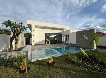 8832782176f2d602e9ce339234653d0181fc6b94 · Casa à venda com porteira fechada | 168m² | 3 dormitórios | 2 suítes | 4 banheiros | área gourmet |