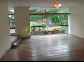 Casa · 792m² · 4 Quartos · 6 Vagas · Casa em Interlagos com 945 m² 4 dormitórios sendo 2 suítes e 6 vagas