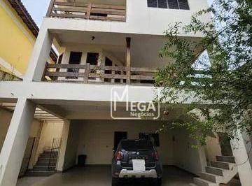 a95f57e338122992da54685aef6bec7eb18431fb · Casa de Alto Padrão com 2 Andares, Salão de Festas e Localização Estratégica em Osasco