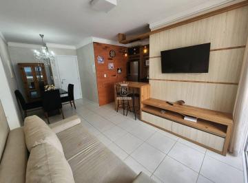 Apartamento · 61m² · 2 Quartos · 1 Vaga · APARTAMENTO COM 2 DORMITÓRIOS MOBILIADO NA PRAIA DE BOMBAS