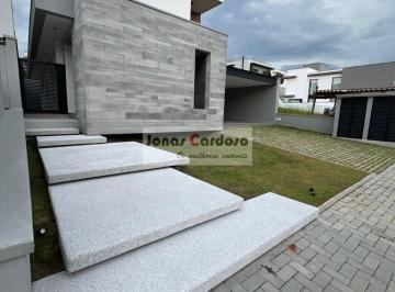 Foto 01 · Casa no Condomínio Mosaico Essence, 3 quartos sendo 3 suítes, 2 salas, 5 banheiros, 4 vagas, 220m². 