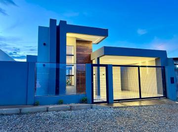 Casa de 3 quartos, Vicente Pires · Casa Moderna - Alto Padrão | 3 QUARTOS