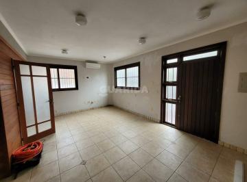 Casa · 90m² · 1 Quarto · Casa com 1 dormitório suíte no bairro Menino Deus