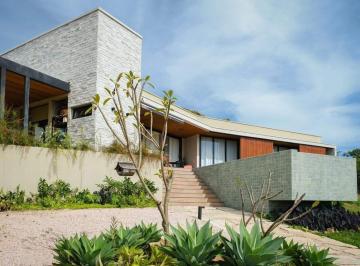 Casa · 250m² · 3 Quartos · 2 Vagas · Casa Moderna em Alto Paraíso de Goiás - CHAPADA DOS VEADEIROS