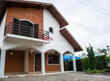 Casa · 243m² · 4 Quartos · 3 Vagas · Casa em  Rua dos Flamboyants - Bougainville Residencial II - Peruíbe/SP