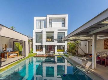 Casa · 340m² · 4 Quartos · 5 Vagas · Casa no Jardim Social com 4 quartos, elevador e 5 vagas – Alto padrão em Curitib