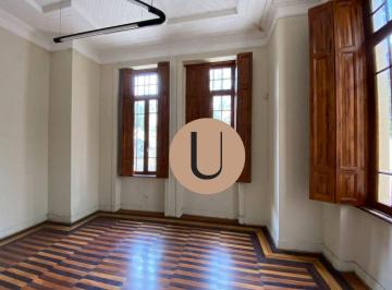 cab5797c1d2c77e3c821cea9161779f1b60c2655 · Com uma história de mais de um século, essa casa comercial tombada é uma oportunidade única para que