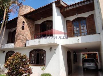 Foto 01 · Imperdível oportunidade: Casa à venda em Curitiba-PR, no bairro Xaxim, com 5 quartos, 1 suíte, 2 sal